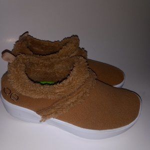 OOFOS womans OOcoozie low shoe